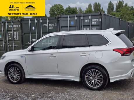 Mitsubishi Outlander 2.4h TwinMotor 13.8kWh Exceed SUV 5dr Petrol Plug-in Hybrid CVT 4WD Euro 6  3