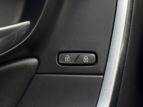 Volvo XC60 2.0 D4 R-Design Lux Nav Euro 6 (s/s) 5dr 70