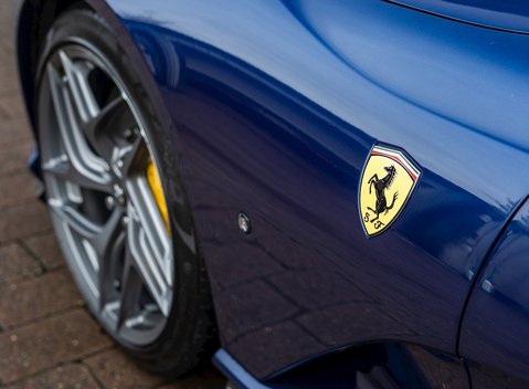 Ferrari 812 Superfast 26