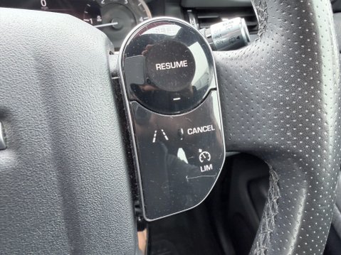 Land Rover Range Rover Evoque 2.0 R-DYNAMIC 24