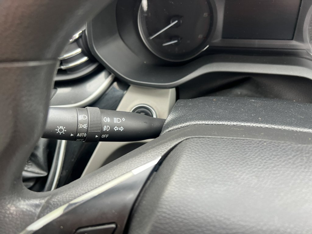 2022 Maxus Deliver 9LWB L3H2 Medium Roof Alloys Camera Sensors EURO 6 — thumbnail 33 of 51