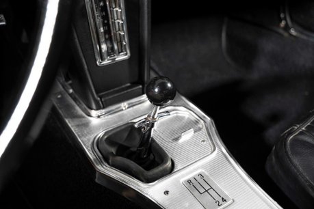 Chevrolet Corvette Stingray SPLIT WINDOW MANUAL FUELIE. FULL RESTO. MATCHING NUMBERS. IMMACULATE. 45