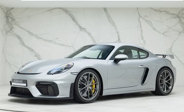 Porsche 718 Cayman GT4 6