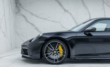 Porsche 911 Turbo S (992) 42