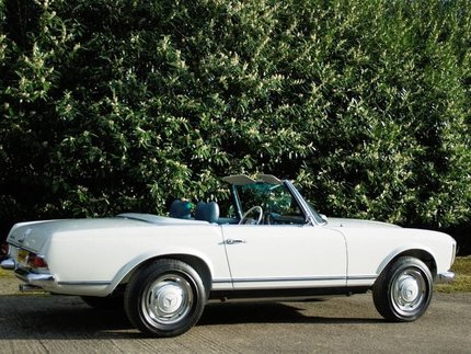 Mercedes-Benz W113 230SL 3