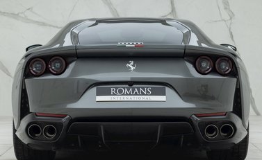 Ferrari 812 Superfast 5