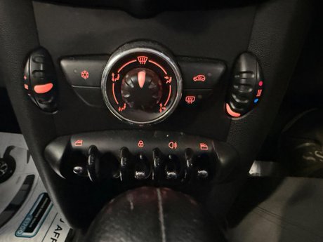 Mini Hatch 2.0 Cooper D Auto Euro 5 3dr 14