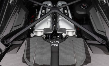 Audi R8 V10 Performance Carbon Black 30
