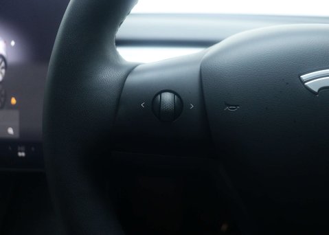 Tesla Model Y Model Y Long Range AWD 4WD 5dr 28