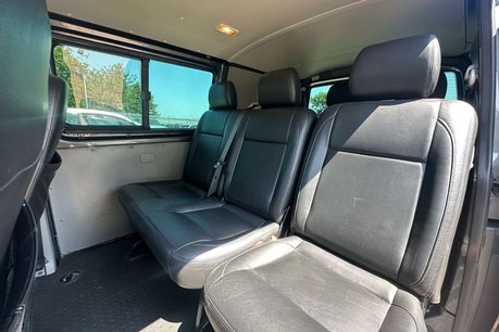 Volkswagen Transporter 2.0 TDI T30 Startline Kombi 4dr Diesel Manual L1 H1 (198 g/km, 138.08 bhp) 17