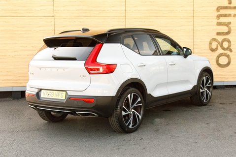 Volvo XC40 T4 R-DESIGN PRO 2