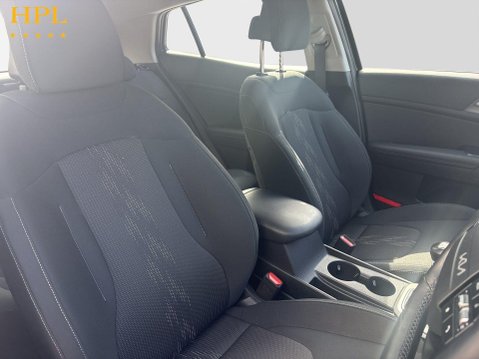 Kia Sportage 1.6 T-GDi Pure SUV 5dr Petrol Manual Euro 6 (s/s) (147 bhp) Bluetooth - DA 11
