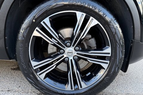 Volvo XC40 B4 INSCRIPTION PRO AWD MHEV - ONE OWNER - PAN ROOF - APPLE CARPLAY  57