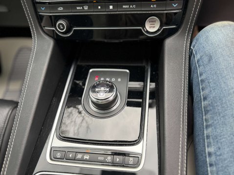 Jaguar F-Pace 3.0 F-PACE S AWD D Auto 4WD 5dr 83