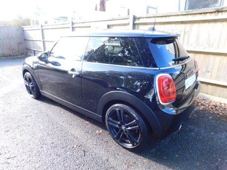 Mini Hatch 1.5 COOPER D 5 Dr 6