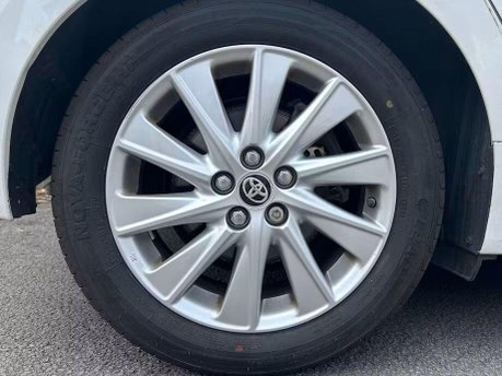 Toyota Yaris 1.5 VVT-h Icon Hatchback 5dr Petrol Hybrid E-CVT Euro 6 (s/s) (116 ps) 9