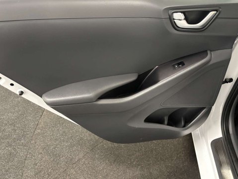 Hyundai IONIQ 1.6 IONIQ Premium FHEV Semi-Auto 5dr 40