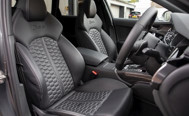 Audi RS6 Avant Performance 12