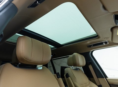 Land Rover Range Rover D350 Autobiography LWB 21