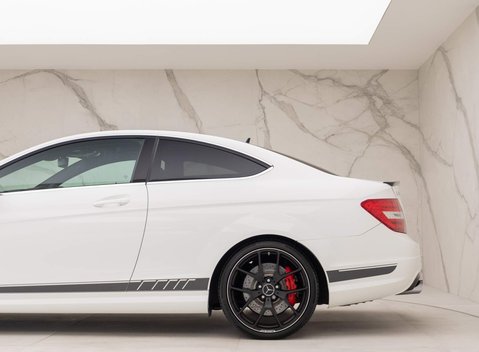 Mercedes-Benz C Class C63 AMG Edition 32