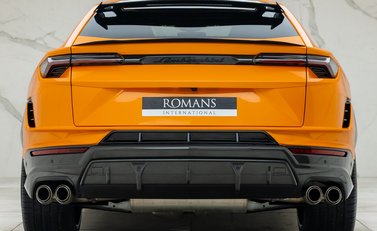 Lamborghini Urus Performante 5