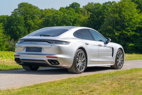 Porsche Panamera 4 E-Hybrid Platinum Edition