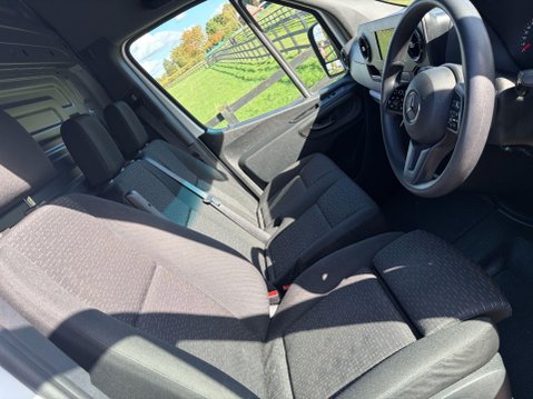 Mercedes-Benz Sprinter 2.0 315 CDI Premium Panel Van 5dr Diesel G-Tronic RWD L2 H2 Euro 6 (s/s) (1 9