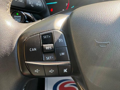 Ford Fiesta TITANIUM 4
