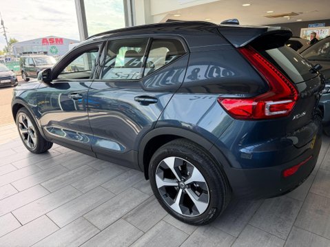 Volvo XC40 2.0 B4 MHEV Plus Dark DCT Auto Euro 6 (s/s) 5dr 14