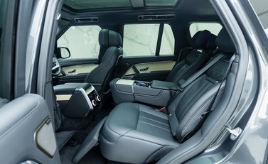 Land Rover Range Rover P530 SV 18