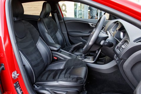 Volvo V40 T2 R-DESIGN NAV PLUS 30