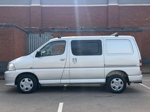 Toyota Hiace 2.5 Hiace 280 D-4D 95 SWB 6