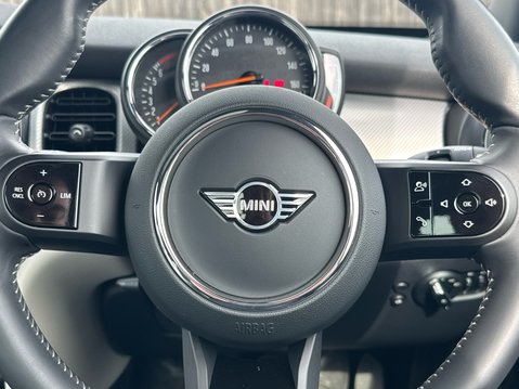 Mini Hatch COOPER EXCLUSIVE 31