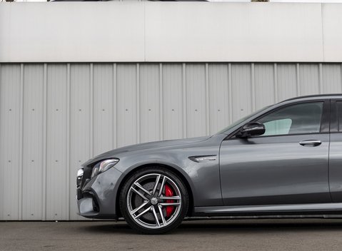Mercedes-Benz E Class E63 S Estate 30