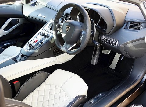 Lamborghini Aventador LP 700-4 22