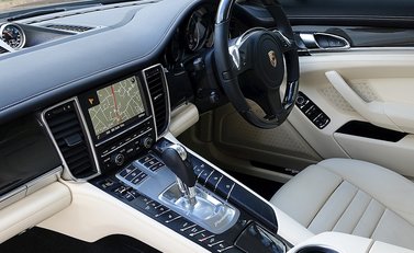 Porsche Panamera Turbo 11