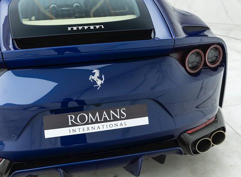 Ferrari 812 Superfast 25