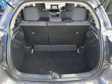 Toyota Yaris 1.5 VVT-h Design Hatchback 5dr Petrol Hybrid E-CVT Euro 6 (s/s) (116 ps) 33