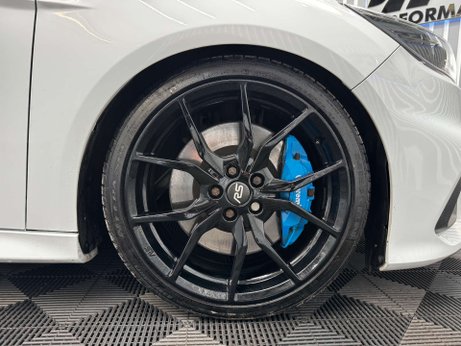 Ford Focus 2.3T EcoBoost RS Hatchback 5dr Petrol Manual AWD Euro 6 (s/s) (350 ps) 6