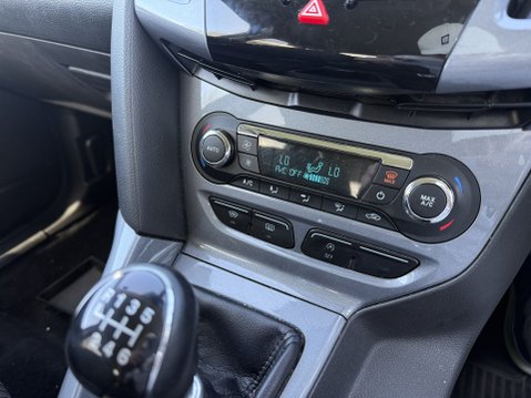 Ford Focus TITANIUM NAVIGATOR TDCI 9