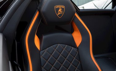Lamborghini Aventador S LP740-4 Roadster 17