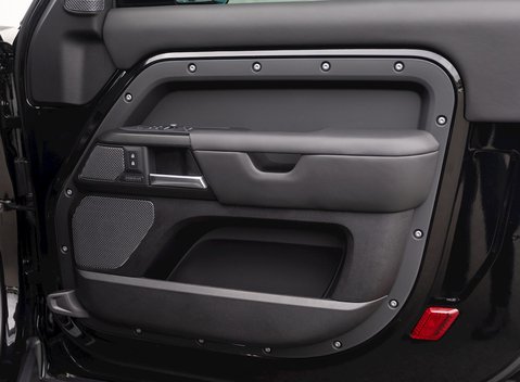 Land Rover Defender V8 20