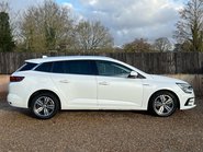 Renault Megane ICONIC E-TECH 8