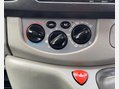 Renault Trafic 2.0 TD dCi SL27 Sport L1 H1 4dr 28