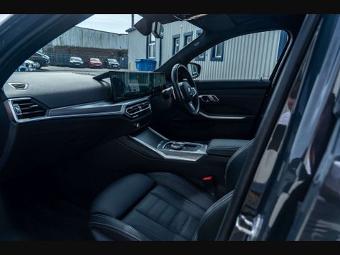 BMW 3 Series 2.0 330e xDrive M Sport Auto 4WD 5dr 9