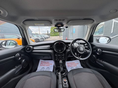 Mini Hatch COOPER 28