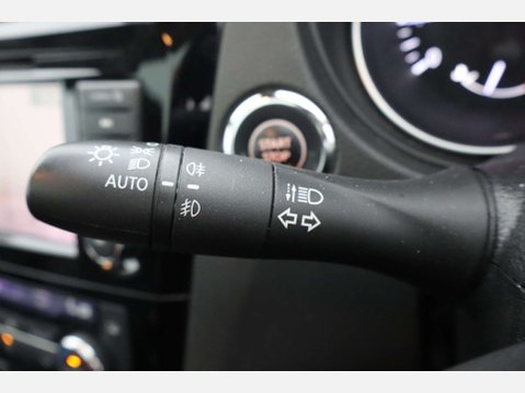 Nissan Qashqai 1.3 Qashqai N-Connecta DiG-T 5dr 31