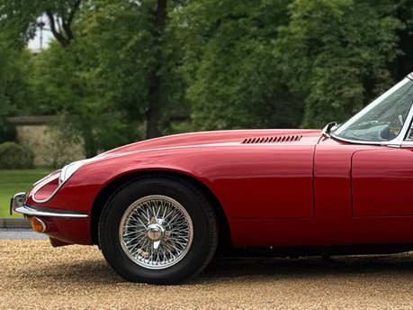 Jaguar E-Type 2+2 10