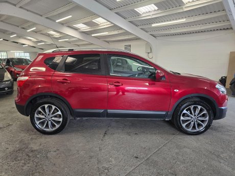 Nissan Qashqai 2.0 dCi Tekna Auto 4WD Euro 5 5dr (AVM) 8