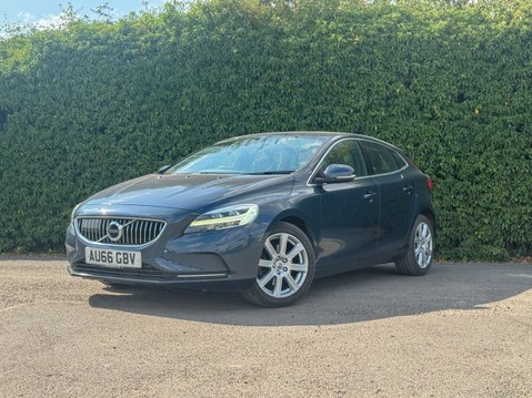 Volvo V40 (Sold) 2.0 T2 Inscription Hatchback 5dr Petrol Manual Euro 6 (s/s) (122 ps) 24
